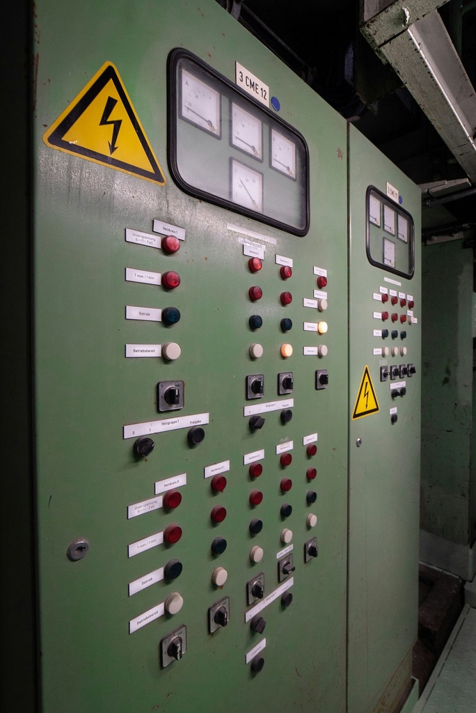Aplikasi Manufaktur Mitra Schneider